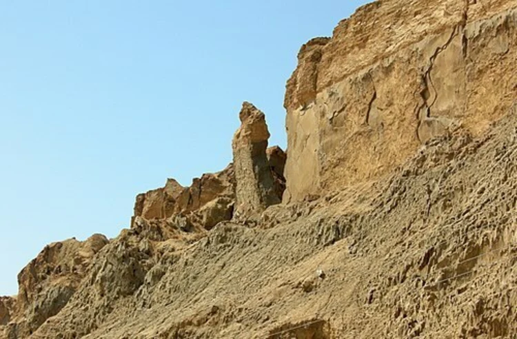 /pix/study/christian/palaestina-lotis-uxor-thumb.webp